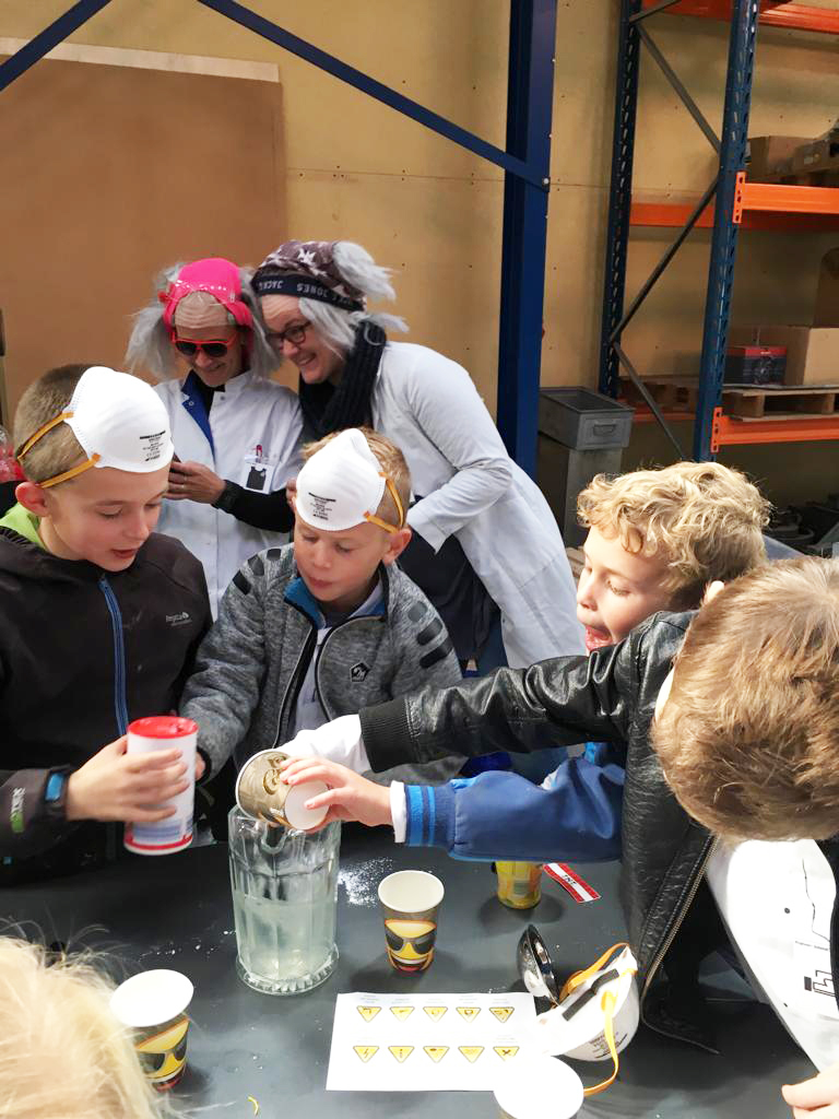 professor feest, kinderfeest, proefjes feest, verjaardagsfeestje, kinderfeest thema, jongensfeest