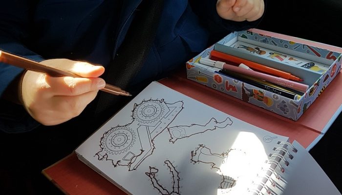 Colouring-set-construction-kleurset-speelgoed-voor-onderweg (1)