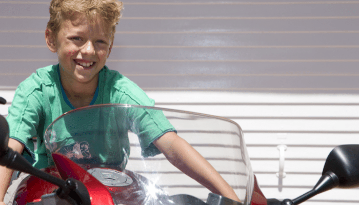 De mooiste motorroutes door Nederland die leuk zijn voor papa en kind! Deze mooie routes moet je zien!