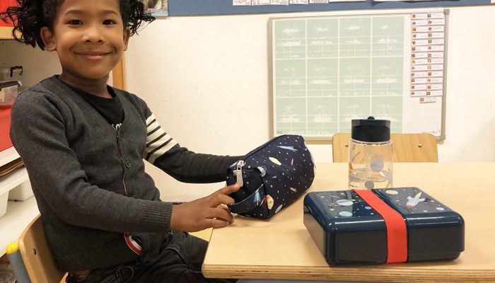 lucnbox space, lunchbox a little lovely company, space school set